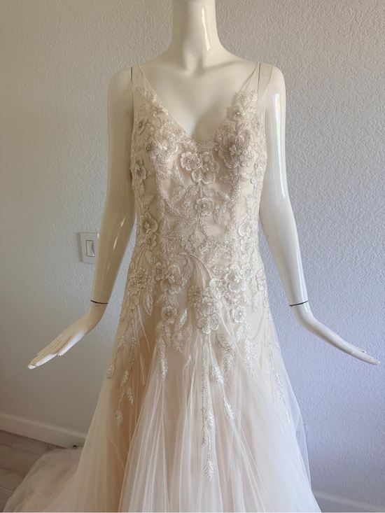 Dresses & Skirts - Ivory Lace & Tulle A-Line Bridal Gown